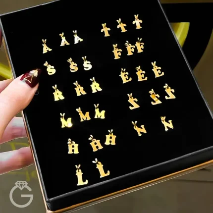 آویز طلا لیزری حروف انگلیسی