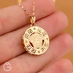 آویز طلا ی ورساچه سه بعدی لیزری