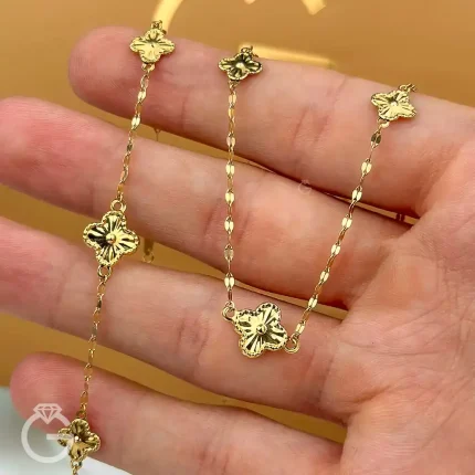 دستبند گل تراش متصل به زنجیر پولکی