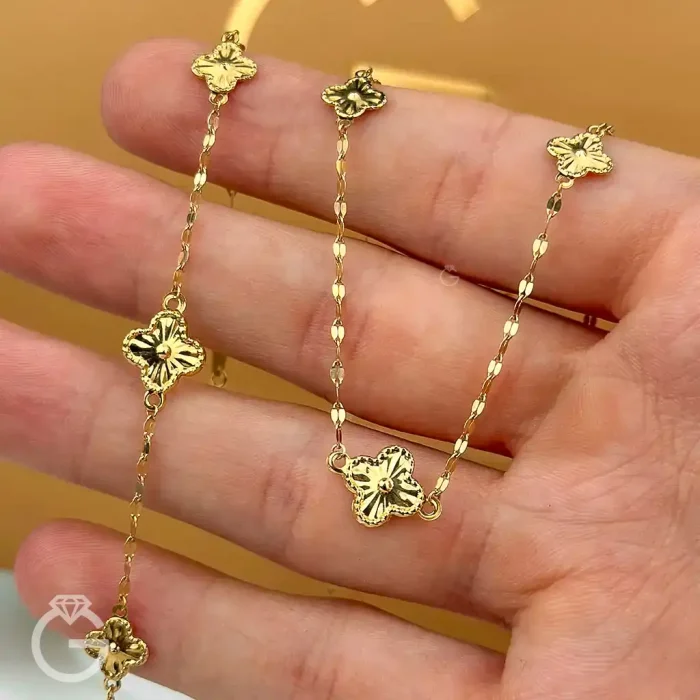 دستبند گل تراش متصل به زنجیر پولکی