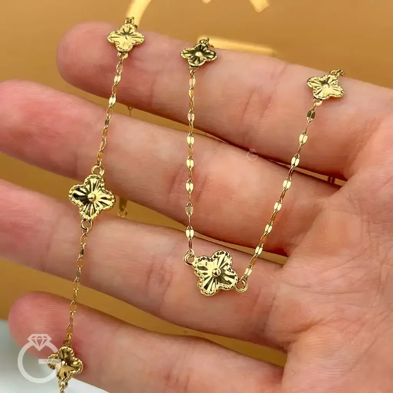 دستبند گل تراش متصل به زنجیر پولکی