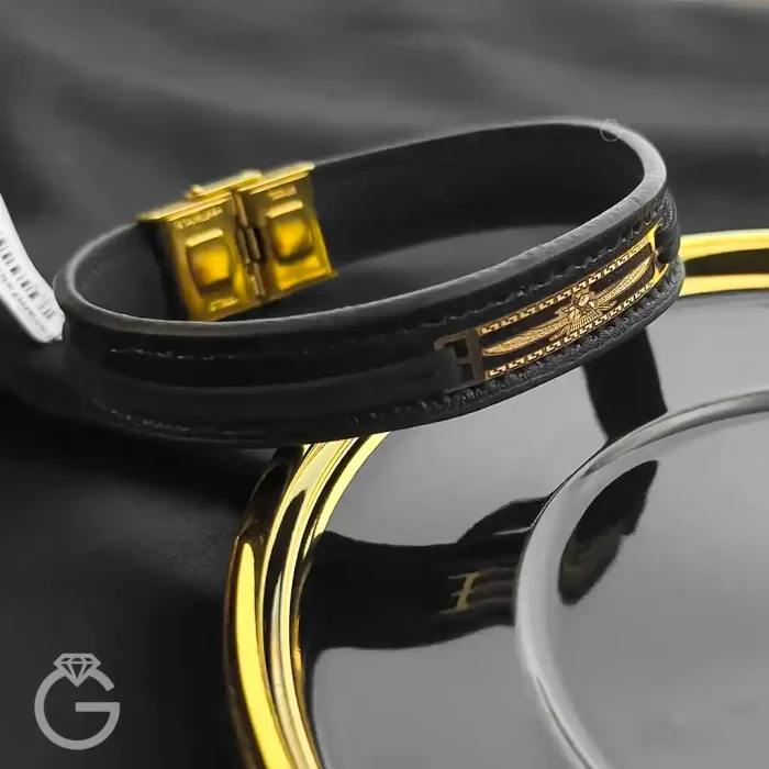 دستبند چرم با پلاک طلای فروهر