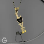 آویز طلای Love با سنگ سوارو