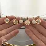 آویز طلای حروف صدفی