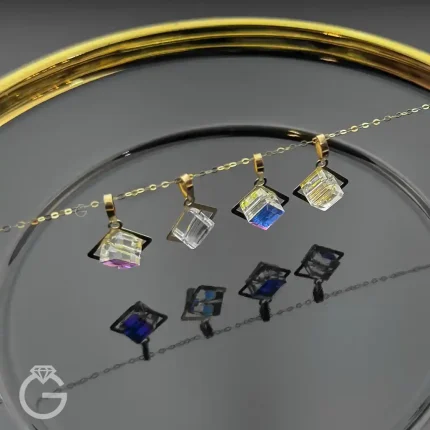 آویز طلای سواروسکی مربعی سفید