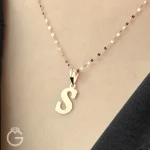 آویز طلای حروف انگلیسی لیزری