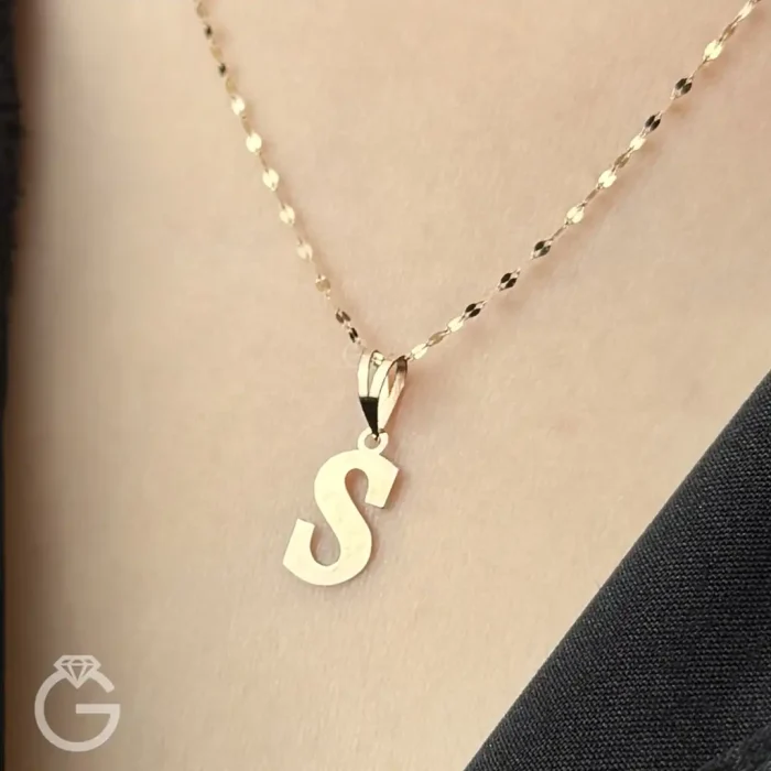 آویز طلای حروف انگلیسی لیزری