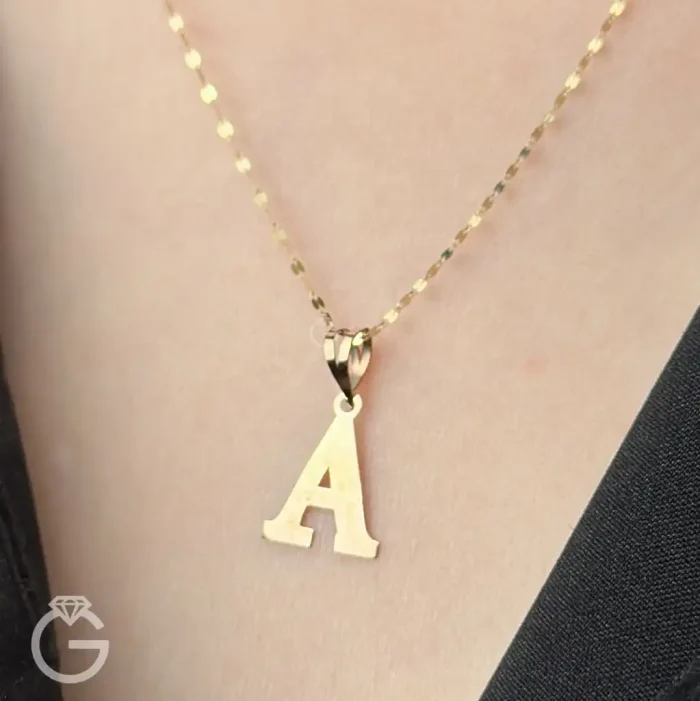 آویز طلای حروف انگلیسی لیزری