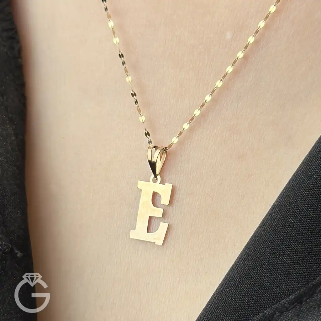 آویز طلای حروف انگلیسی لیزری (32)