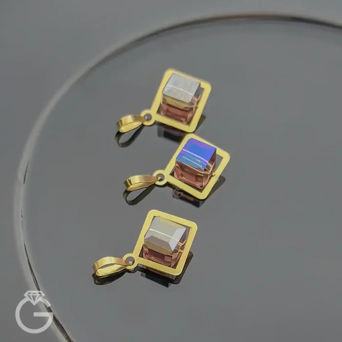 آویز طلای سواروسکی مربعی هفت رنگ