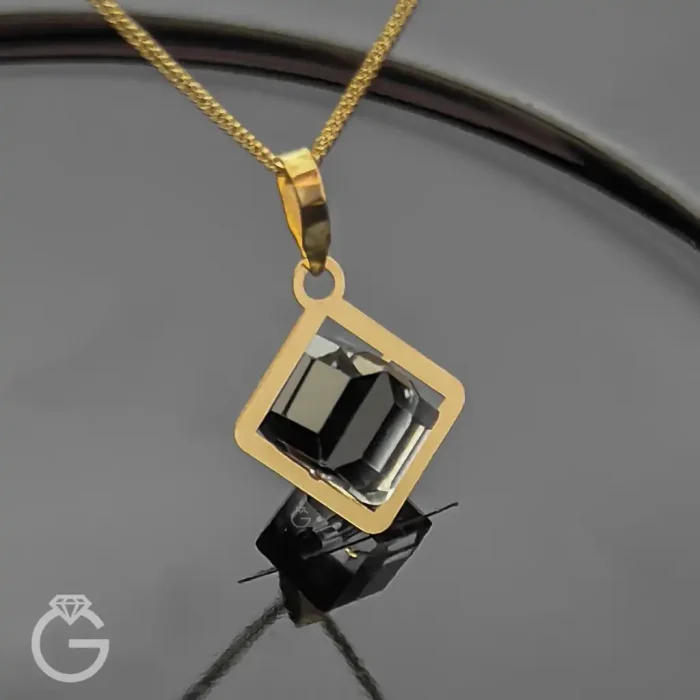 آویز طلای سواروسکی مربعی هفت رنگ و مشکی (2) آویز طلای سواروسکی مربعی هفت رنگ و مشکی
