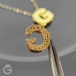گردنبند طلای حرف جی سه بعدی
