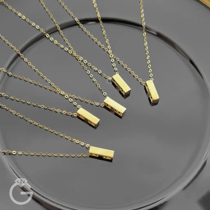 گردنبند طلای مستطیل سه بعدی