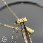 گردنبند طلای مستطیل سه بعدی