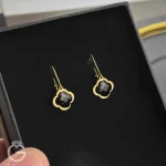 گوشواره طلای سواروسکی گل مشکی عصایی