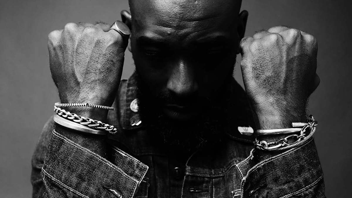 انواع دستبند طلا مردانه مناسب تیپ رسمی