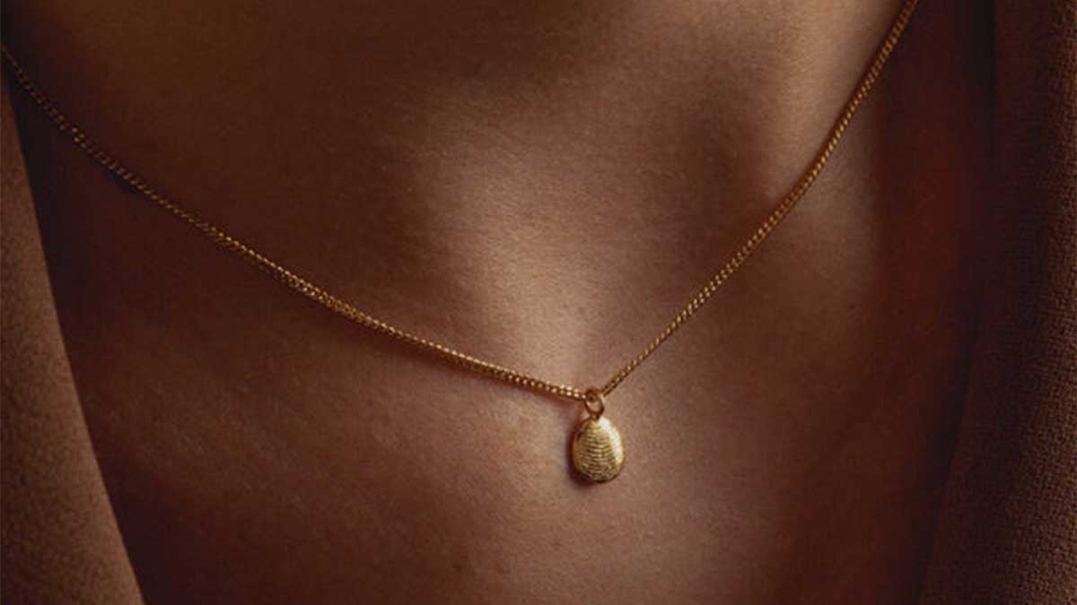 پلاک تمام طلا، تجلی سادگی و ارزش ماندگار