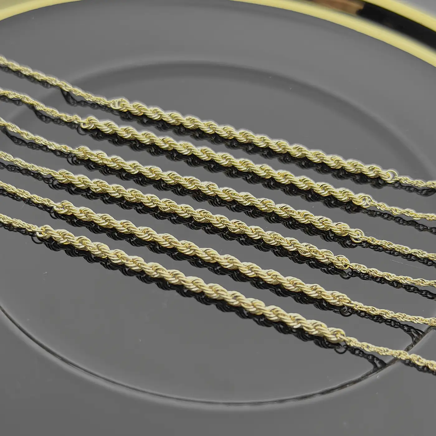 دستبند طلای طنابی کونیک (2) دستبند طلای طنابی کونیک