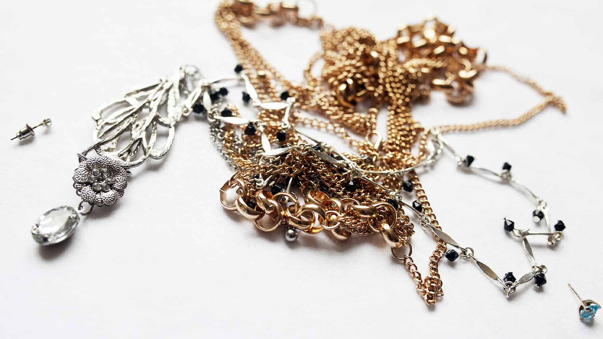 درک علل گره خوردن گردنبند طلا