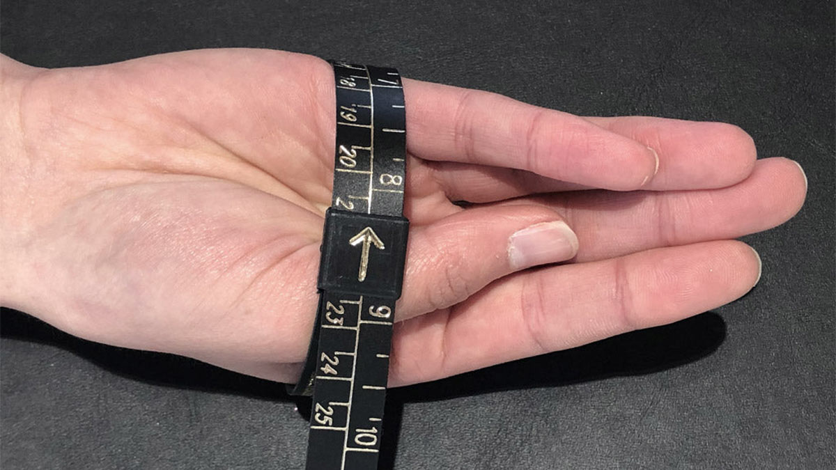 روش‌های دقیق اندازه گیری سایز مچ برای دستبند طلا