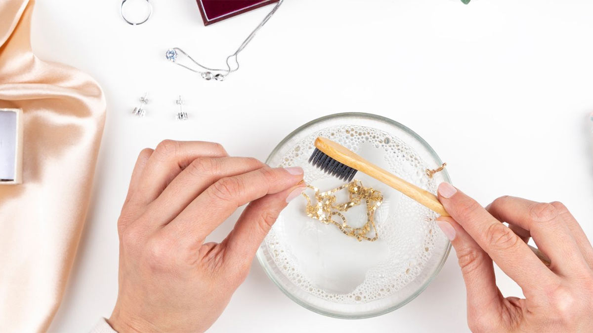 روش‌های پیشرفته تمیز کردن و نگهداری طلا