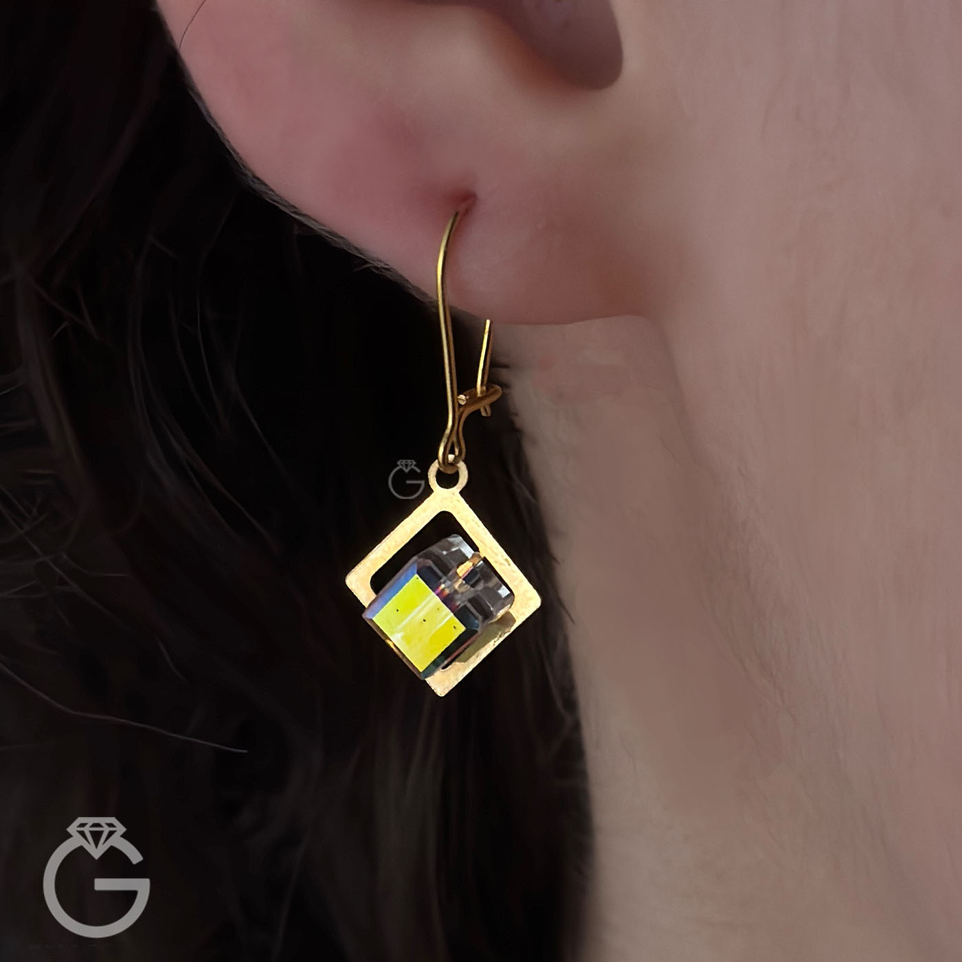 گوشواره طلا سواروسکی مربعی (1)