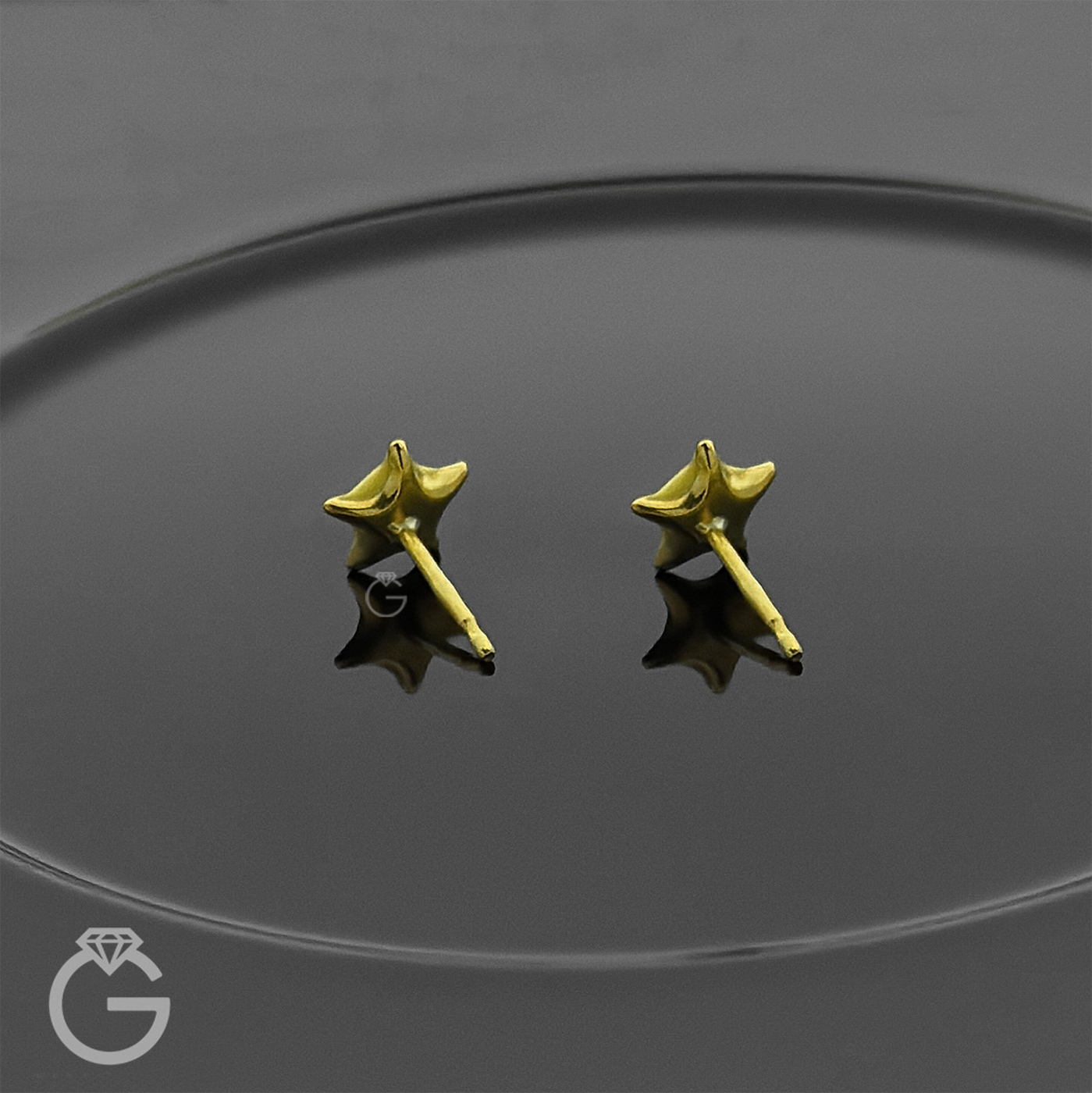 گوشواره طلا میخی طرح ستاره میناکاری (2)