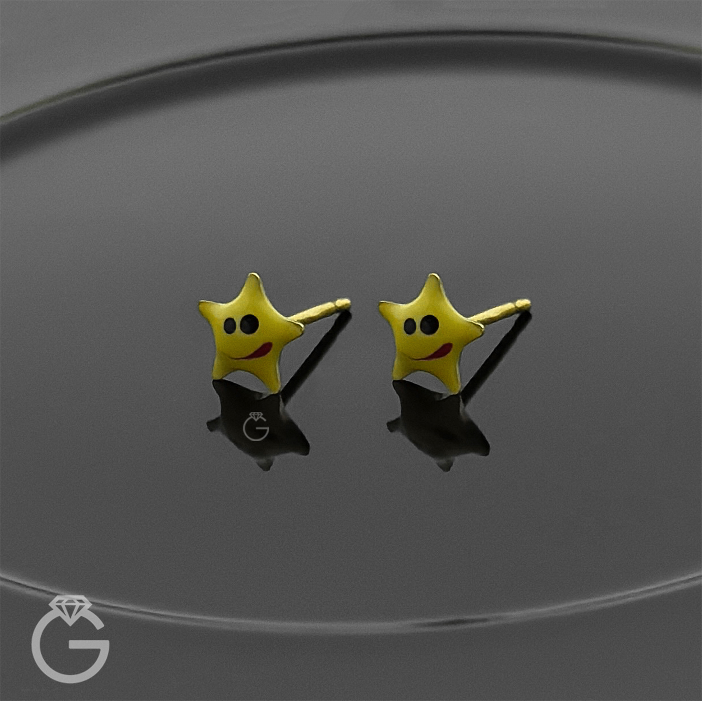 گوشواره طلا میخی طرح ستاره میناکاری