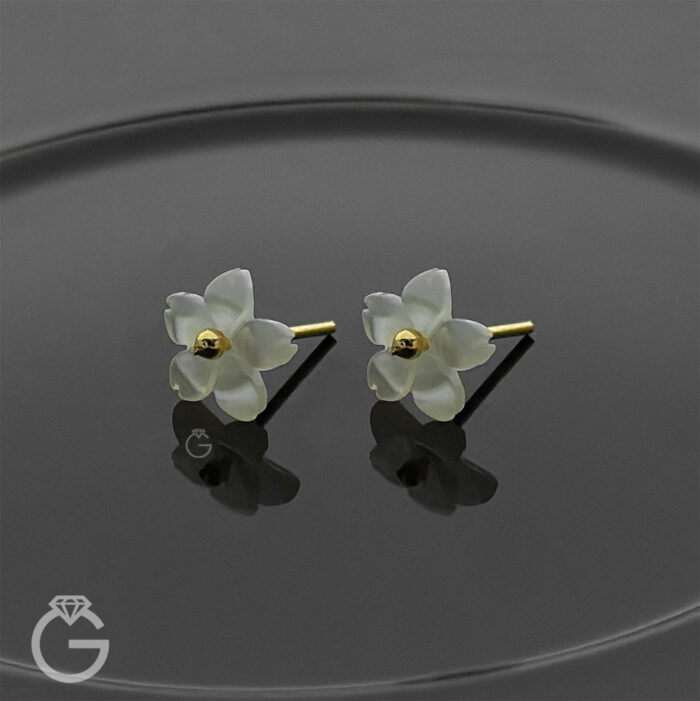 گوشواره طلا میخی طرح گل صدفی (1)