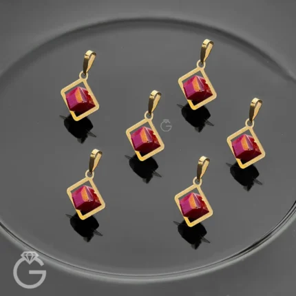 آویز طلای سواروسکی قرمز مربعی