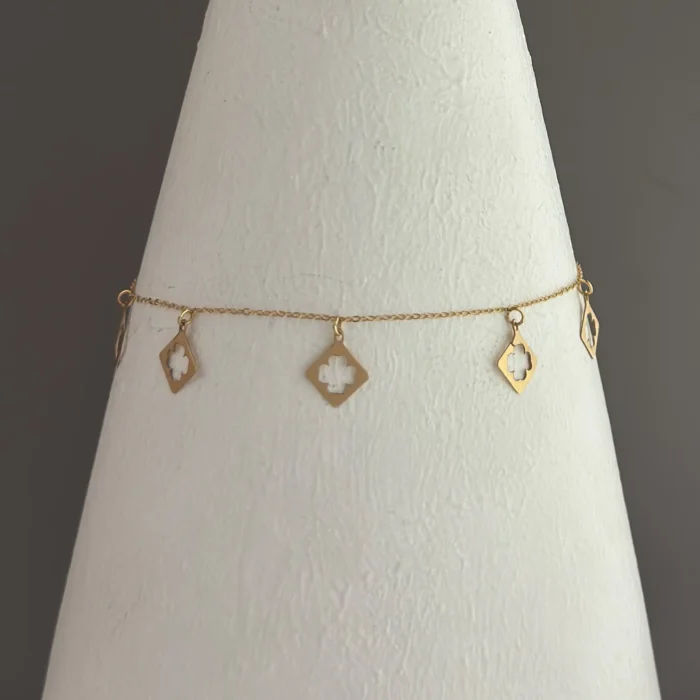 دستبند طلای گل شبدر لیزری