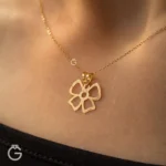 آویز طلا طرح پاپیون مینیمال