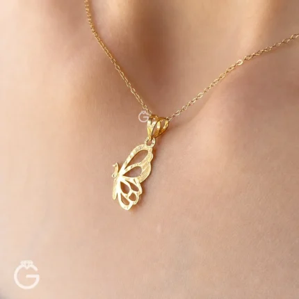 آویز طلا طرح پروانه